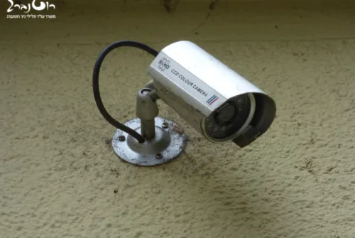 התקנת מצלמות בדירה בבית משותף